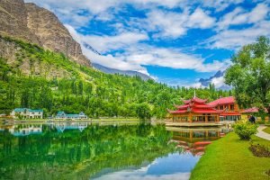 1200px-Shangrila_resort_skardu 1200px-Shangrila_resort_skardu